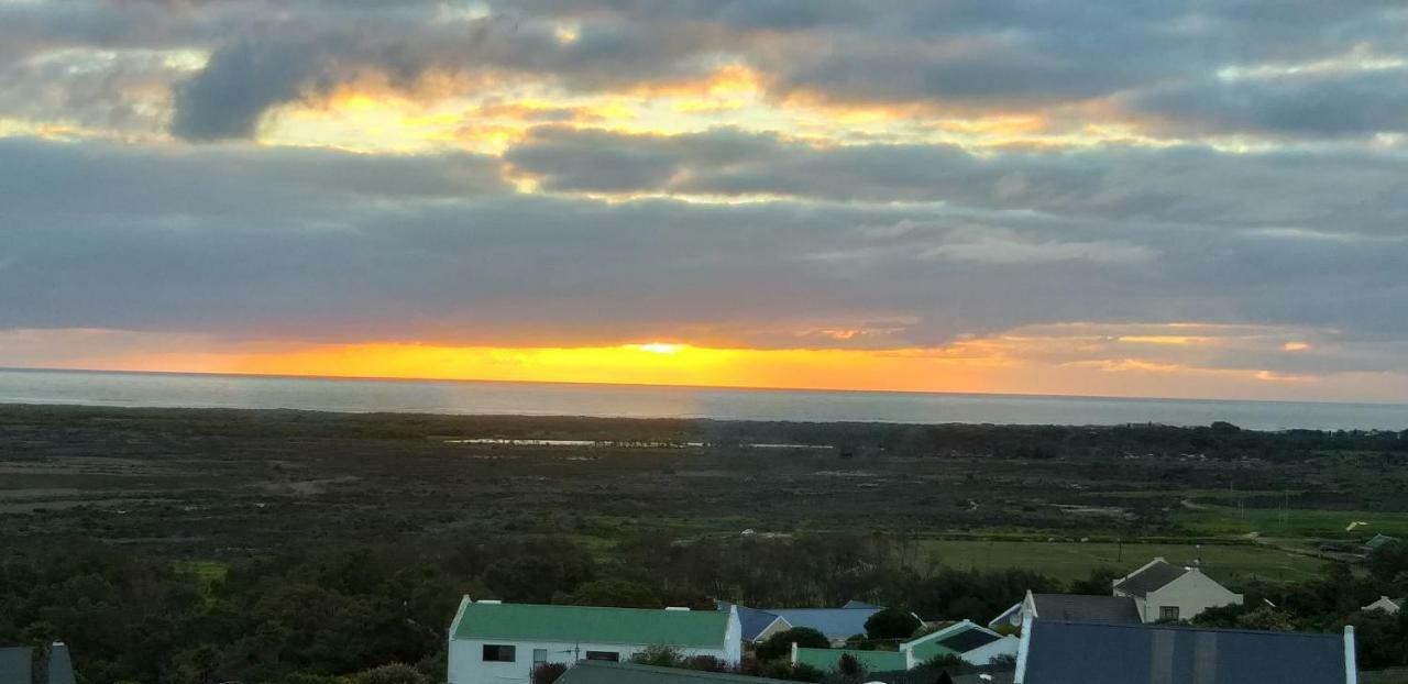 365 Sunset Self Catering Apartments ヌールトフック エクステリア 写真